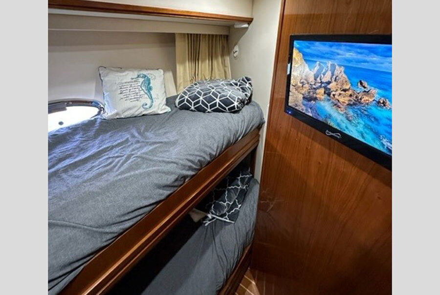 querencia-stateroom-bunks-1-web