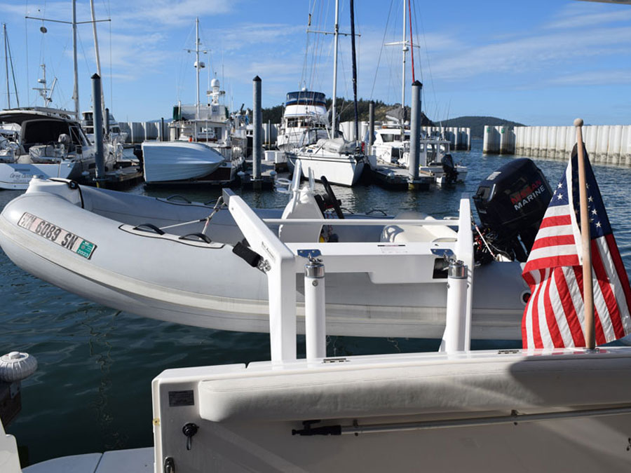 sea-of-memories-dinghy-on-davit-web